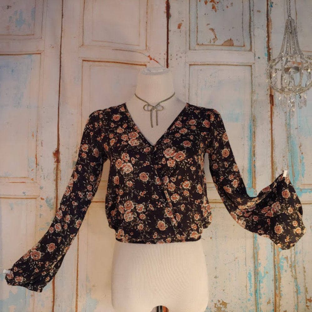 Living Doll long sleeve elastic waist blouse/ size XS / black & orange flower